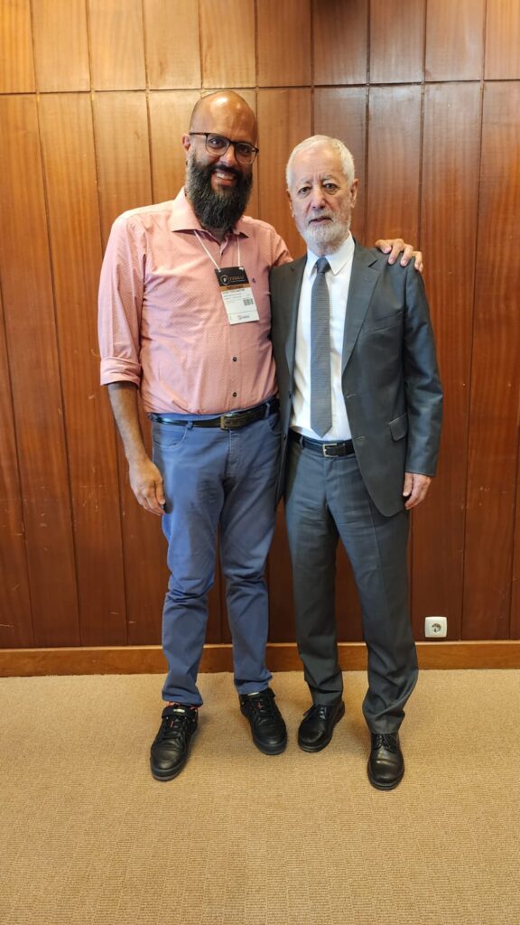 Na foto, o Doutorando Sidney Martins e o Professor António Nóvoa na Universidade Católica de Portugal